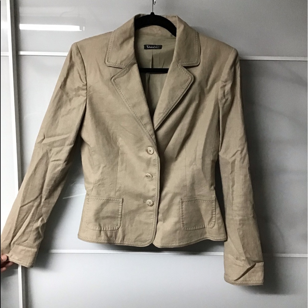 Blazer Tahari